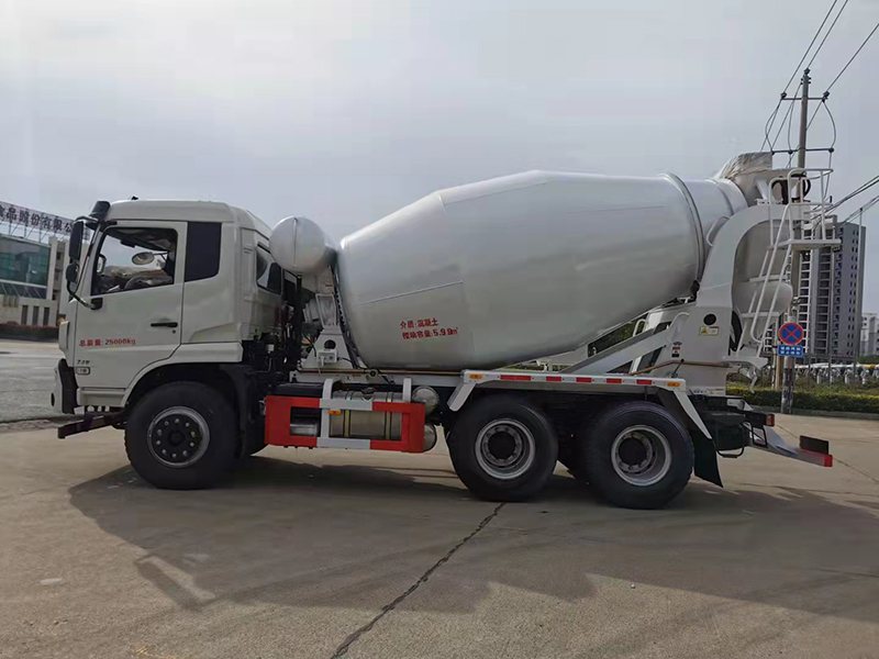 航天萬山 后八輪攪拌車