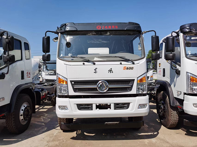 東風(fēng)S600單橋5.5攪拌車(chē)