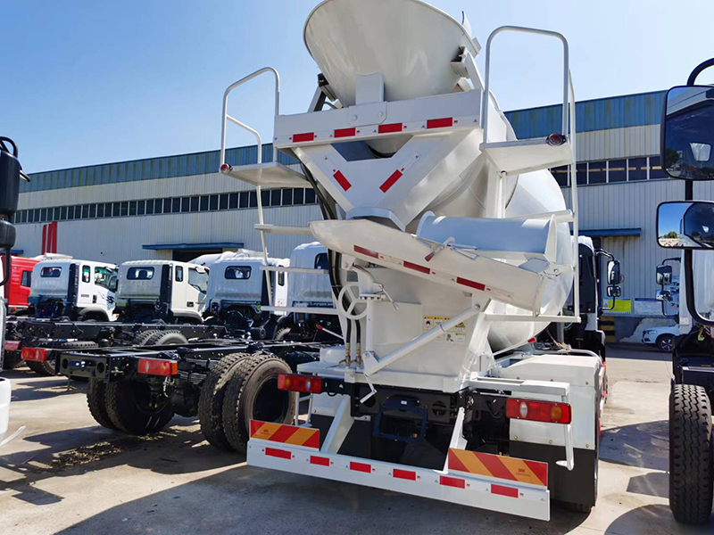 東風(fēng)S600單橋5.5攪拌車(chē)