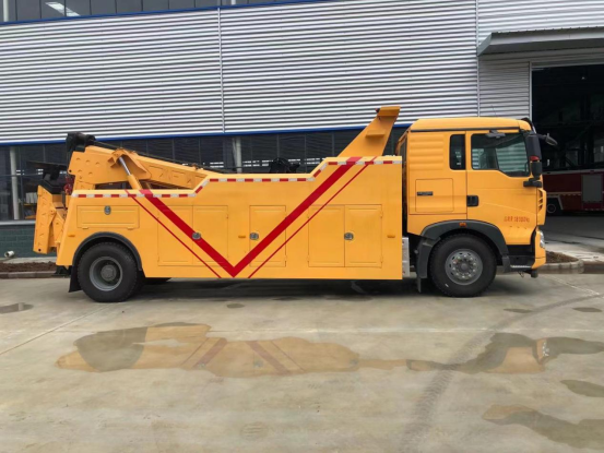 重汽豪沃拖吊聯(lián)體黃牌清障車